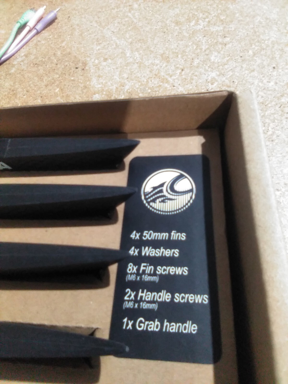 Cabrinha Kiteboard 4- 50mm  Fins,Handle, & Hardware