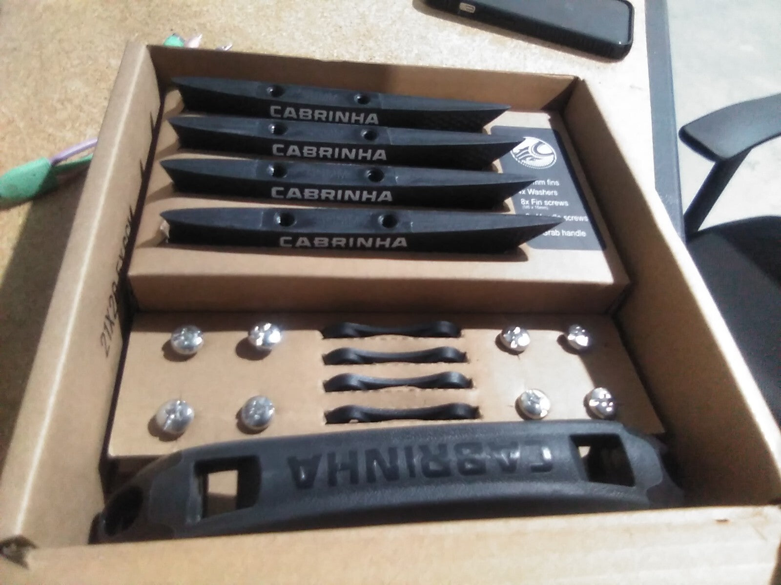 Cabrinha Kiteboard 4- 50mm  Fins,Handle, & Hardware