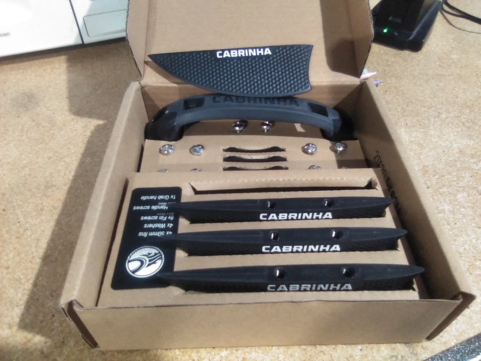 Cabrinha Kiteboard 4- 50mm  Fins,Handle, & Hardware