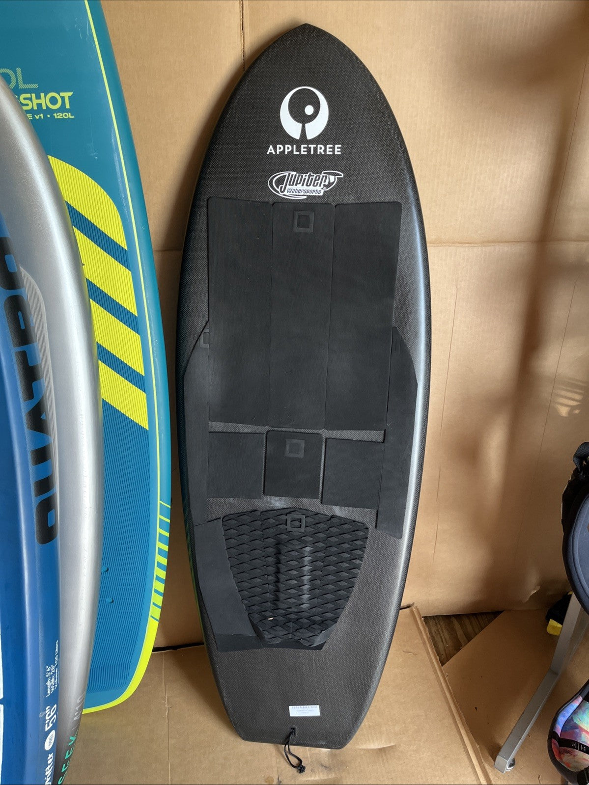 Apple tree 4’10”  Pro Foilboard V2 41.5L